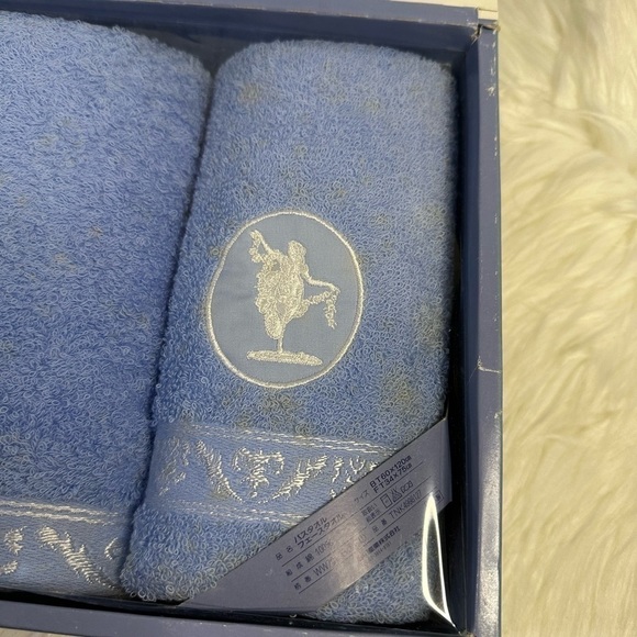 WEDGWOOD towel gift set - Picture 3 of 9